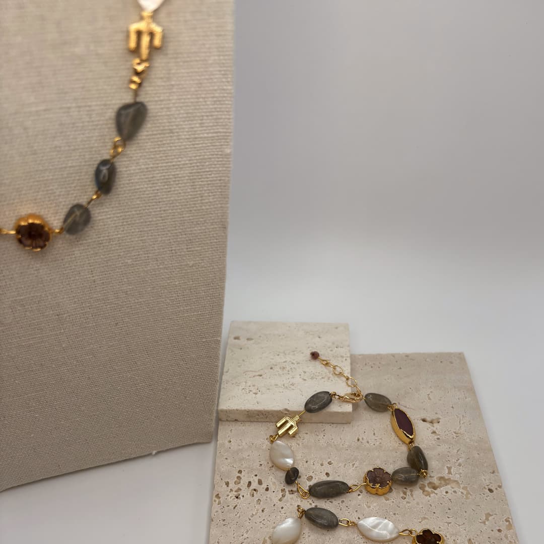 Sunset Stones – Labradorite Bracelet